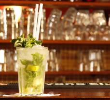 Koktejly, které si můžete připravit doma: Osvěžující Mojito