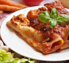 Cannelloni con ragú (plněné cannelloni s ragú)