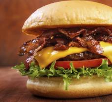 Cheeseburger z grilu