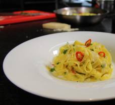 Tagliatelle aglio olio e peperoncino