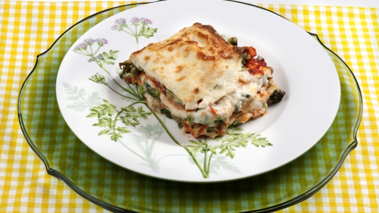 Bezmasé lasagne se zeleninou a rajčatovou omáčkou