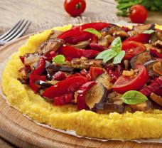 Polenta pizza se zeleninou