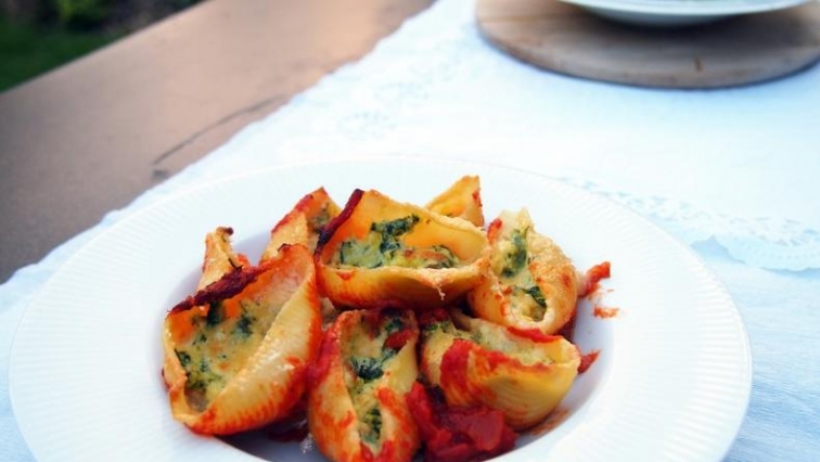 Conchiglioni con ricotta e spinaci (zapečené těstoviny se špenátem a ricottou)