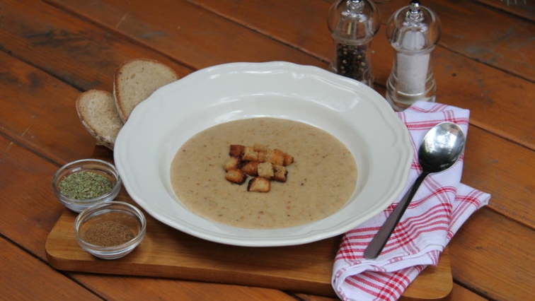 Rychlá chlebová polévka za pár korun