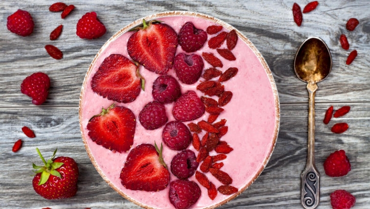 Výživná valentýnská smoothie bowl