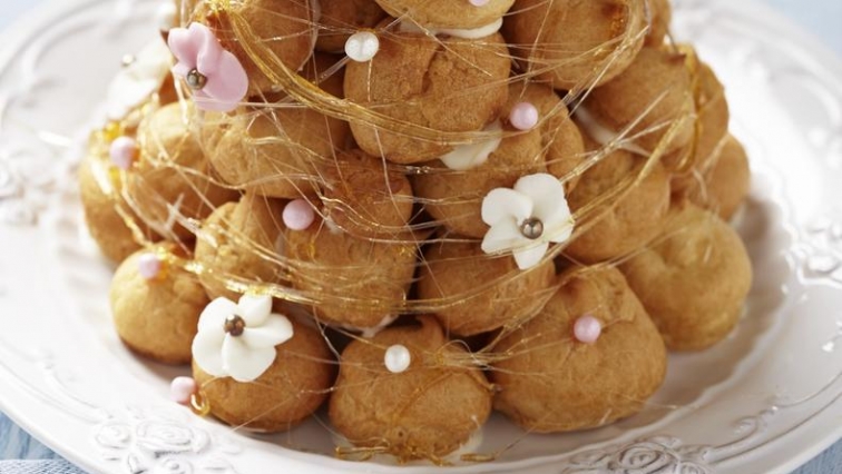 Croquembouche