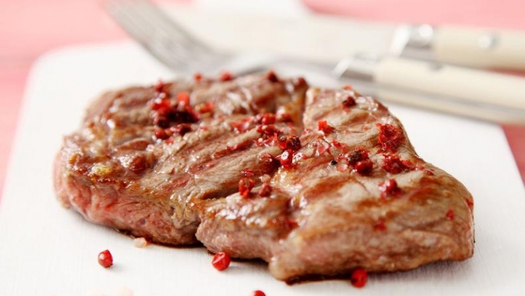 Hovězí steak na růžovém pepři