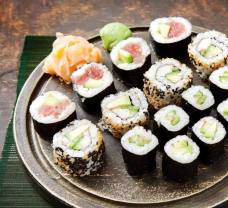 Maki sushi a kalifornské rolky